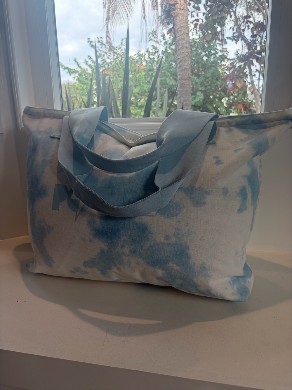Popflex Active Cloud Print Canvas Zippered Tote Bag NWOT